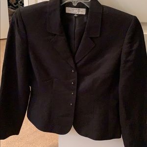 Tahari suit 8P
